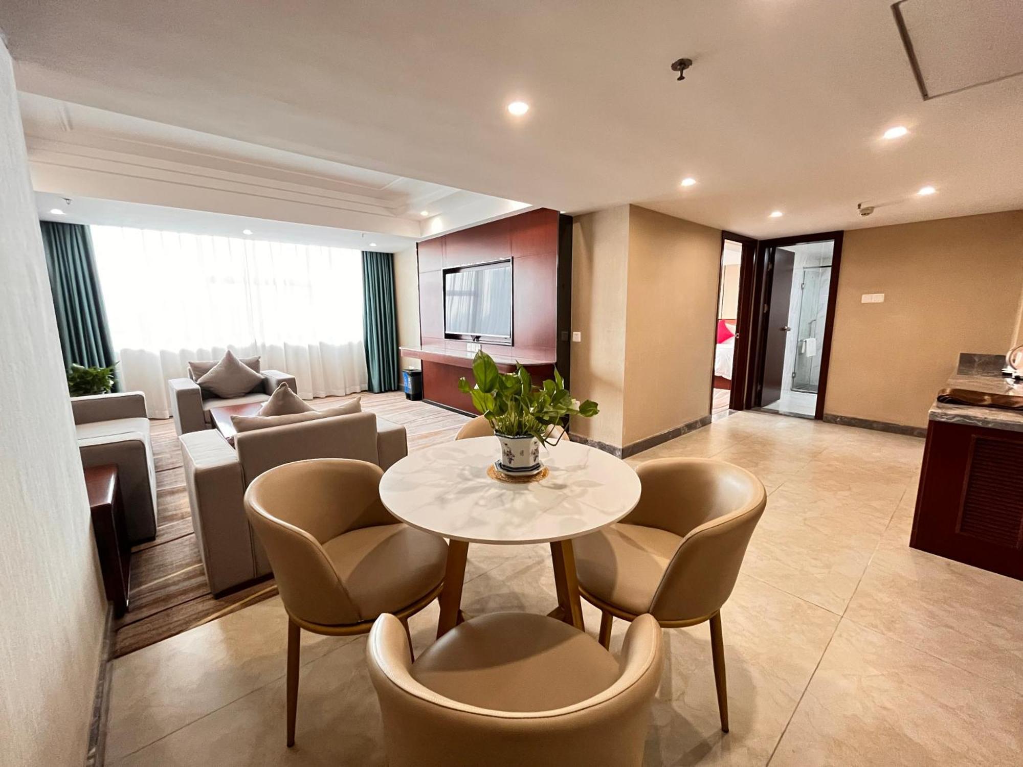 Skyline Plaza Hotel Kanton Zewnętrze zdjęcie