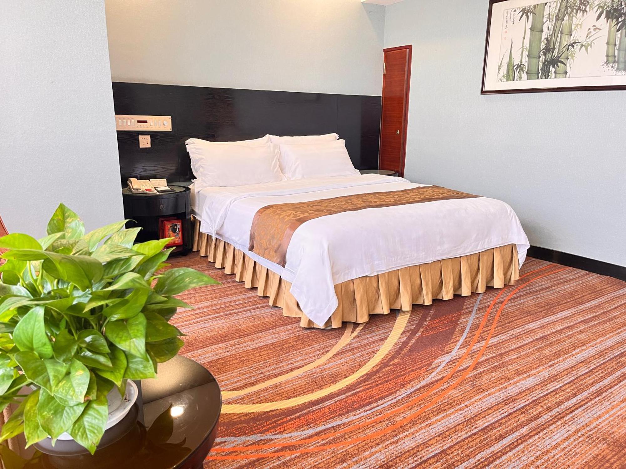 Skyline Plaza Hotel Kanton Zewnętrze zdjęcie