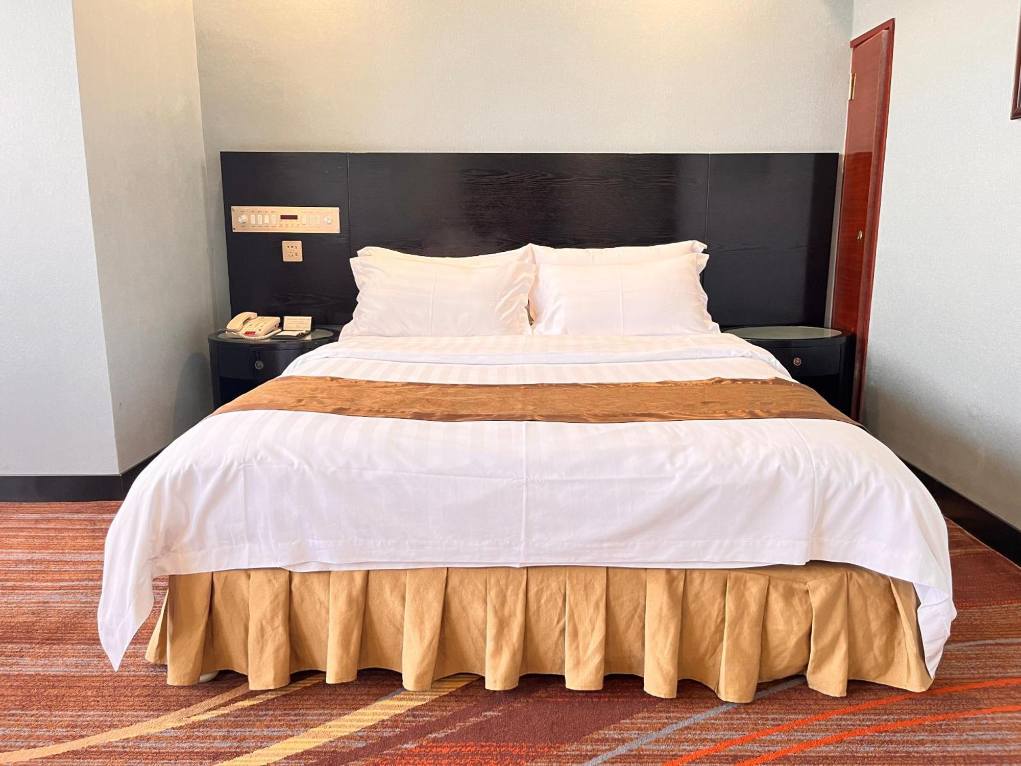 Skyline Plaza Hotel Kanton Zewnętrze zdjęcie