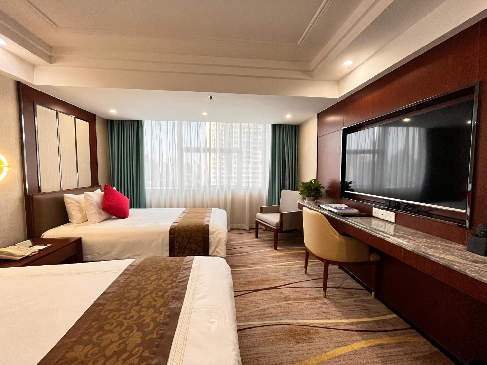 Skyline Plaza Hotel Kanton Zewnętrze zdjęcie
